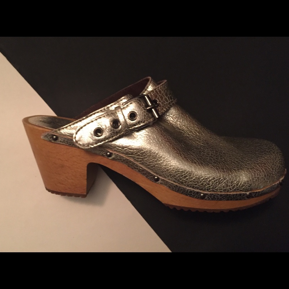 Juicy Couture silver and wood clogs